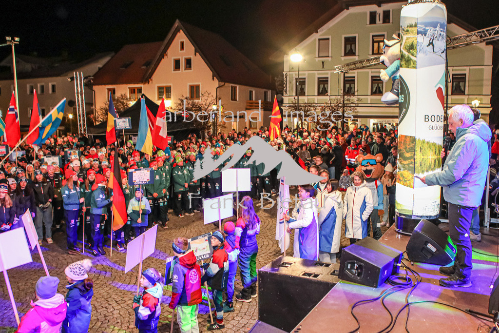 OE7A3458 | OK Chef Herbert Unnasch bei der Begrüßungsrede