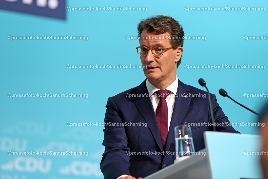 xsscx30082502030 | 30.08.2025, xsscx, Hendrik W¸st Ministerpr‰sident von Nordrhein-Westfalen auf dem 47. Landesparteitag der CDU Nordrhein-Westfalen mit dem Motto - SO! geht kommunal - im World Conference Center in Bonn Nordrhein-Westfalen Deutschland