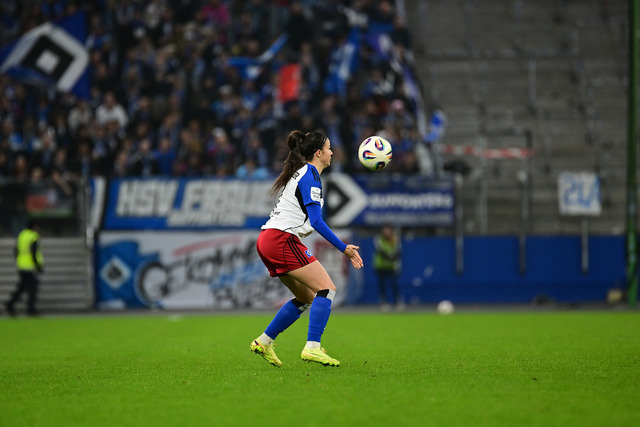 Fußball I Frauen I Saison 2025-2026 I Bundesliga I 10. Spieltag I Hamburger SV - 1. FC Nürnberg I 48614 | Vildan Kardesler (7, Hamburger SV) - Realisiert mit Pictrs.com