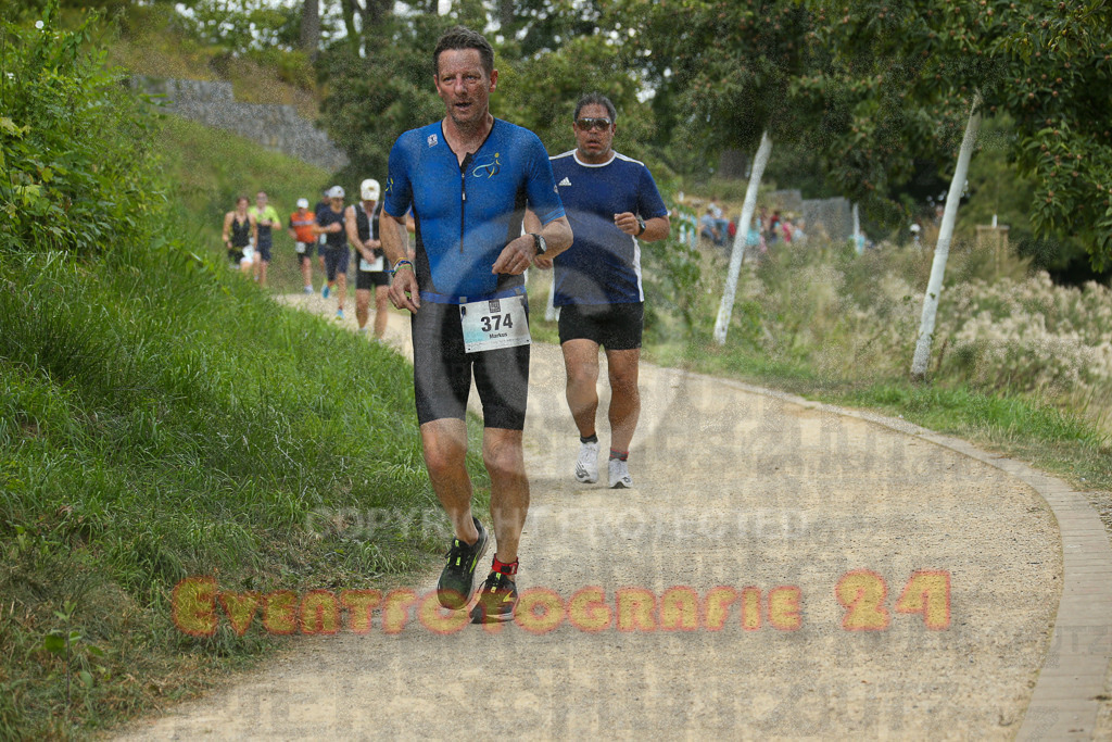 250824_1349_EX1_3849 | Sportfotografie im Rhein-Sieg Kreis, Köln, Bonn, NRW, Rheinland Pfalz, Hessen, etc. Unser Tätigkeitsfeld umfasst den Laufsport vom Volkslauf über den Marathon, Duathlon, Triathon bis zum Ultralauf wie Kölnpfad Ultra oder Schindertrail.