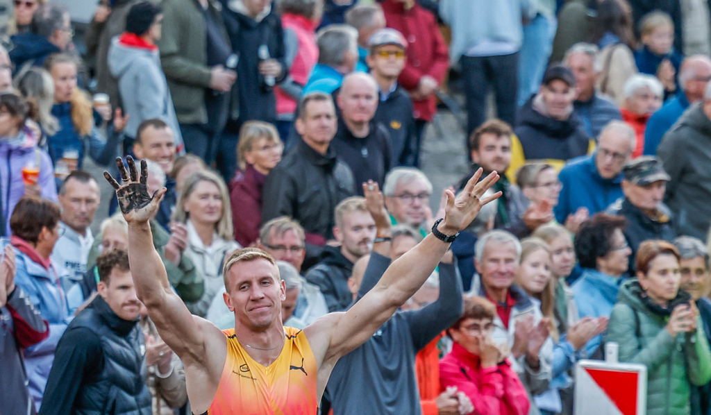 top-top.de 240913-197 | Foto, Video, Fotografie, Videografie, Fotobox, DJ, Discjockey, Musik, Musikbox, Veranstaltung, Photobooth, Amazon, Ebay, Buchtipp, Bestseller, Autor, Verlag, Buch, Wesel, Hamminkeln, NRW, Dinslaken, Rees, Drohne, Hochzeit, Party, Fotobox, Wesel, Fotograf