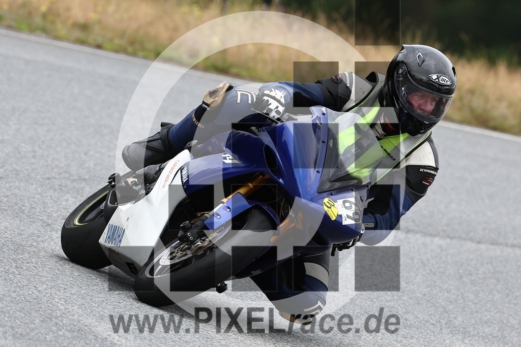 0069-20240712_00820 | Schöne Erinnerungen an spannende Momente - das festzuhalten ist unser Job. PIXELrace.de ist seit 2003 auf den Rennstrecken Europas unterwegs um die Action draußen beim Fahren und die wunderbare Stimmung imm Fahrerlager für euch einzufangen.