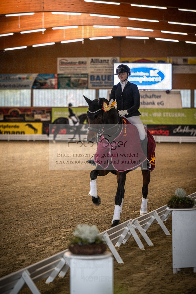 DOS_0066 | Entdecke hochwertige Reitturnierfotos von Foto Oger. Professionell, emotional und authentisch – jetzt Lieblingsmomente im Shop bestellen.Deutschlandweite Turnierfotografie. - Realisiert mit Pictrs.com
