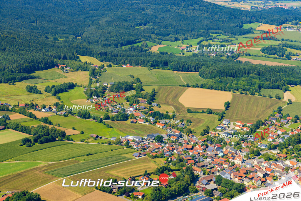Luftaufnahme von Tiefenbach - Die Luftaufnahme wurde 2025 vom UL-Flugzeug heraus erstellt ( keine Drohne ) - Hochauflösende Luftaufnahme - für professionelle Ausdrucke geeignet. Die Geschenkidee !Mit Lizenz und Bildrechte bestellbar