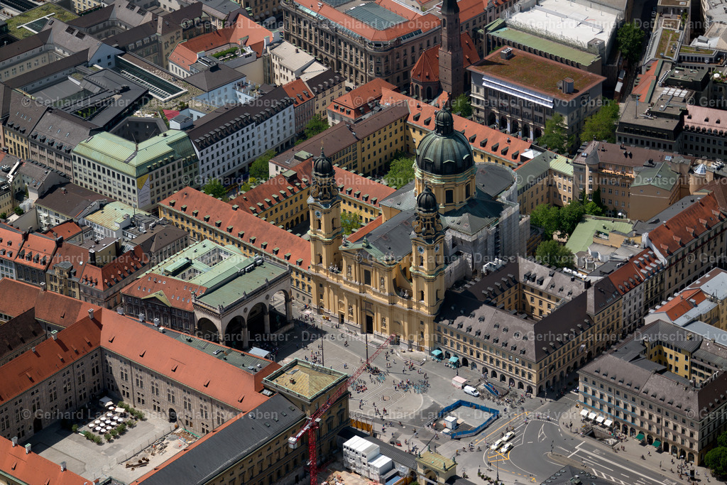 3804140 | Odeonsplatz,Theatinerkirche und Feldherrnhalle, München