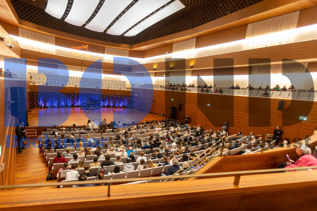 SES_ZWIBOC20250204-1 | bond - Realisiert mit Pictrs.com