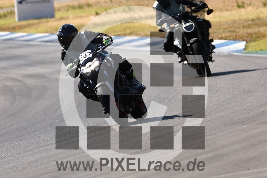 0205-20250704_00744 | Schöne Erinnerungen an spannende Momente - das festzuhalten ist unser Job. PIXELrace.de ist seit 2003 auf den Rennstrecken Europas unterwegs um die Action draußen beim Fahren und die wunderbare Stimmung imm Fahrerlager für euch einzufangen.