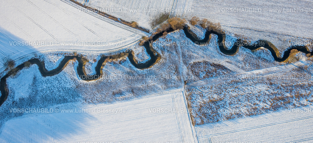 Hamm260105967 | Luftbild, schwarz-weiße Impressionen im Winter, der Fluss Ahse mäandert durch die Winterlandschaft, Stadtbezirk Rhynern, Hamm, Ruhrgebiet, Nordrhein-Westfalen, Deutschland