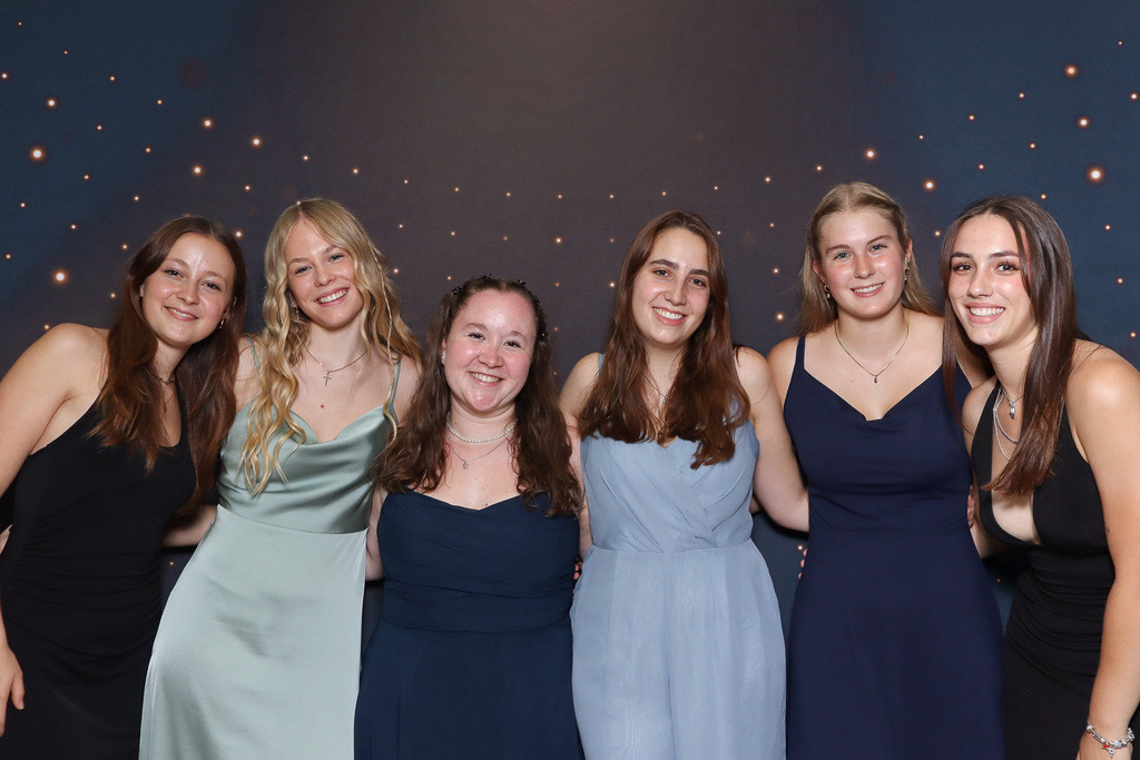 ZD260628112736-112 | Fotoshop von zweidimensional Fotografie. Ihr Fotograf im Aargau. Abzüge von Ihrem Fotobox Event bestellen.Abzüge von Ihrem Hochzeit bestellen.Abzüge von Ihrem Schulfotograf bestellen.