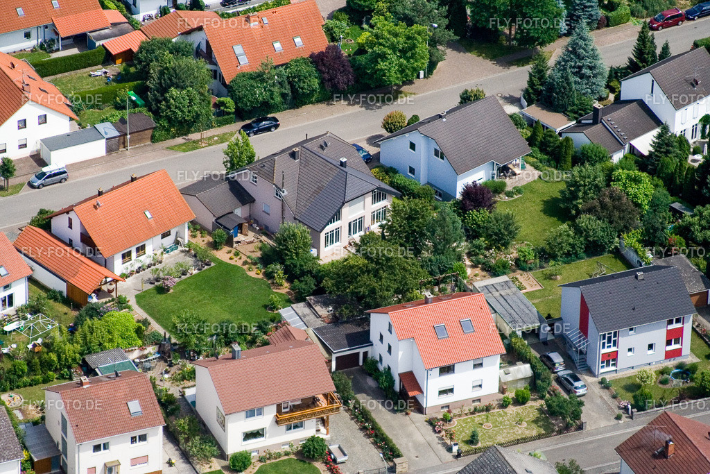 In den Rappengärten | Luftbild: In den Rappengärten in Steinweiler im Bundesland Rheinland-Pfalz in Deutschland. Foto: IMG_11239.jpg vom 14.06.2008 durch Werner Riehm/FLY-FOTO.de - Realisiert mit Pictrs.com