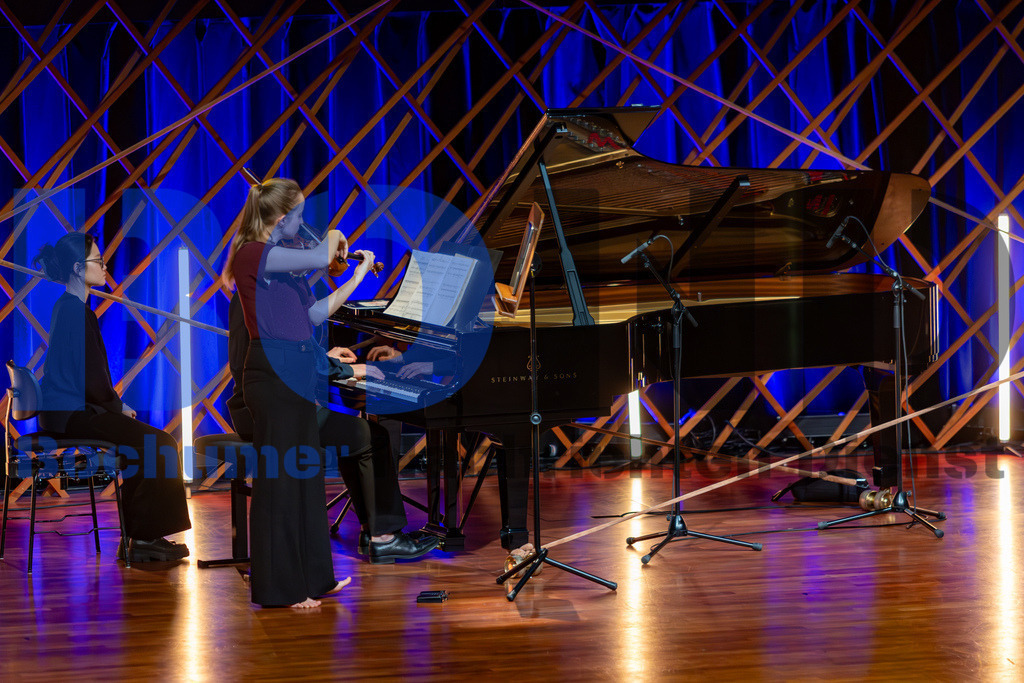 SES_ZWIBOC20250204-38 | bond - Realisiert mit Pictrs.com