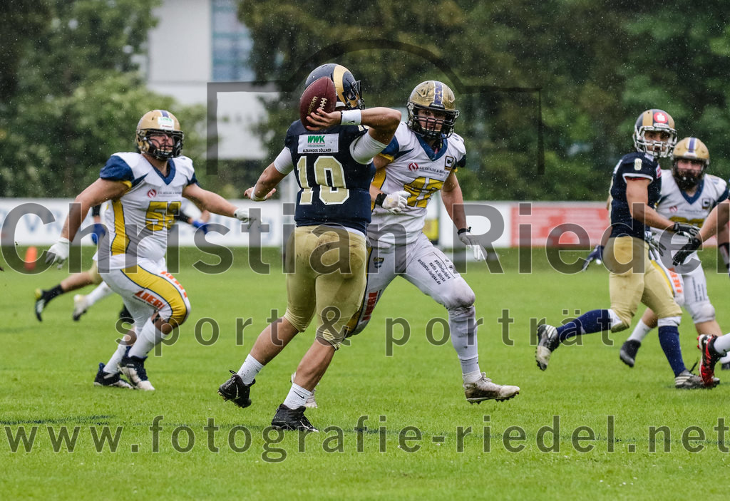2022-05-29_014_Erding_Bulls_gegen_Nuernberg_Rams | Erding, Deutschland, 29.05.2022:
Fußball, Regionalliga 2022, 5. Spieltag, Erding Bulls gegen Nürnberg Rams, Endergebnis: 10:16

Johannes Rumpfinger (Erding Bulls, #47)

Foto: Christian Riedel / fotografie-riedel.net