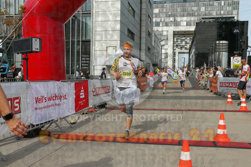 250920_1330_EX1_5056 | Sportfotografie im Rhein-Sieg Kreis, Köln, Bonn, NRW, Rheinland Pfalz, Hessen, etc. Unser Tätigkeitsfeld umfasst den Laufsport vom Volkslauf über den Marathon, Duathlon, Triathon bis zum Ultralauf wie Kölnpfad Ultra oder Schindertrail.