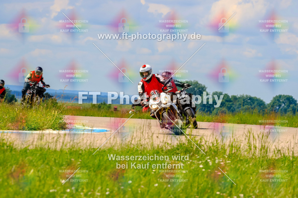 MotoTeam-0804 | Hier findet Ihr Bilder von Touristenfahrten auf der Nürburgring Nordschleife oder von anderen Veranstaltungen die ich besucht habe. Viel Spass beim Durch Schauen 