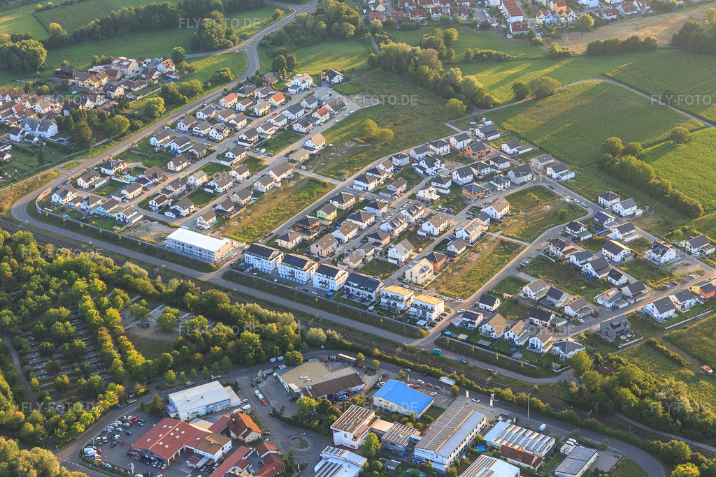 Luftbild: Neubaugebiet Paul-Klee-Ring in Wörth am Rhein im Bundesland Rheinland-Pfalz in Deutschland. Foto: IMG_121060.jpg vom 23.07.2020 durch Werner Riehm/FLY-FOTO.de