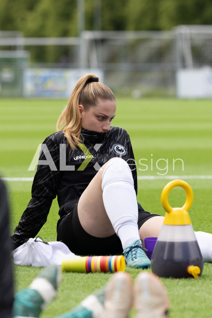 Fußball I Frauen I Saison 2025-2026 I Frauen 3. Liga | FVRZ Gruppe 2 | 18. Spieltag I Spielvereinigung Schaffhausen Damen 1 - Team Furttal Zürich I 17.05.2026 | Hochwertige Sportfotos kaufen & lizenzieren für Medien, Vereine, Agenturen & Sportler:innen. Entdecke professionelle Sportfotografie im Bildshop von Alexander Franzen. - Realisiert mit Pictrs.com