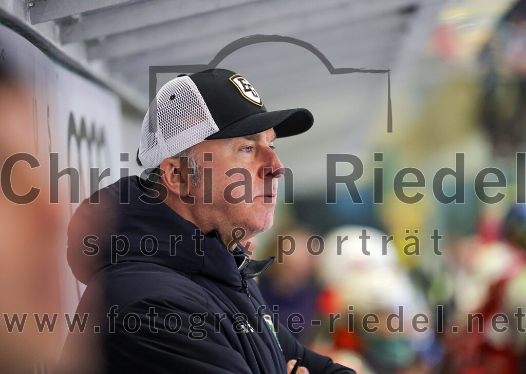 2026-01-18_097_TSV_Erding_gegen_Selber_Woelfe | Erding, Deutschland, 18.01.2026:Eishockey, Oberliga Süd 2025 / 2026, 38. Spieltag, TSV Erding gegen Selber Wölfe, Endergebnis: 2:3 n.V.Teamchef Thomas Daffner (Erding Gladiators)Foto: Christian Riedel / fotografie-riedel.net
