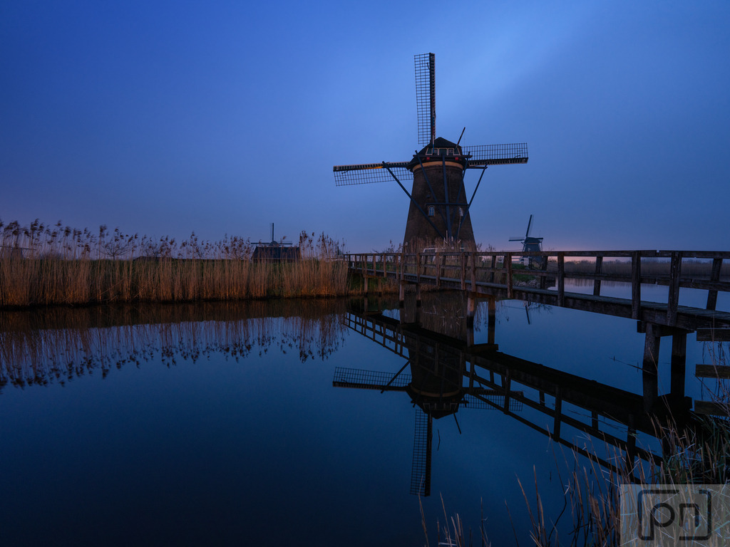 kinderdijk molens | inderdijk ist ein kleiner Ort in den Niederlanden, der etwa 15 Kilometer südöstlich von Rotterdam in der Provinz Südholland liegt. Der Ort gehört zur Gemeinde Molenlanden auf der Niederung Alblasserwaard und liegt auf dem Polder Nederwaard.