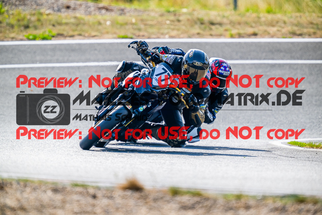 MaZZes_FotoMatrix_220722_9195 | TWIN