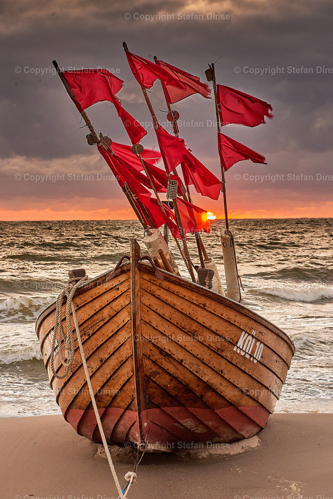 _DSC1715 | Findlinge im Eis, Zeesenboote bei der Traditionsregatta, eine Seebrücke im Sonnenaufgang - mit den Bildern aus dieser Galerie erhalten Sie wunderschöne Aufnahmen über das ganze Jahr. Ein tolles Produkt zum Verschenken, Werben oder zum Träumen vom nächsten - Realisiert mit Pictrs.com
