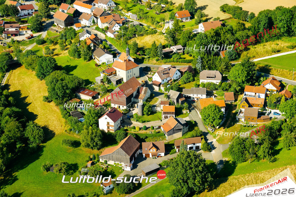 Die Luftaufnahme Wohnsgehaig - Mistelgau wurde vom UL-Flugzeug (keine Drohne) aus fotografiert.Hohe Druck- Auflösung-die Geschenkidee!