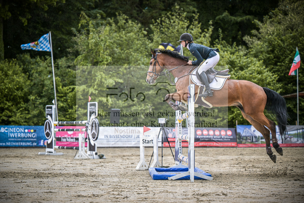 DOS_6350 | Entdecke hochwertige Reitturnierfotos von Foto Oger. Professionell, emotional und authentisch – jetzt Lieblingsmomente im Shop bestellen.Deutschlandweite Turnierfotografie. - Realisiert mit Pictrs.com