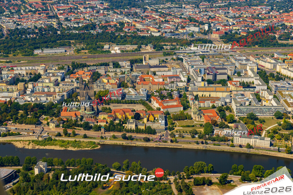 Klassische Luftaufnahme ohne Drohne zeigt:Schleinufer bei Magdeburg - Die Luftbildaufnahme wurde 2025 vom UL-Flugzeug heraus erstellt ( keine Drohnenaufnahme ) - Hochauflösende Luftaufnahme -Nicht vergleichbar mit Google Maps oder Satelittenbilder- Die Geschenkidee !Mit Lizenz und Bildrechte bestellbar