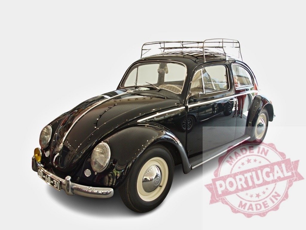 Shiny black Volkswagen Beetle with roof rack posing in studio | Classic Volkswagen Beetle car with roof rack, showing its timeless design in a studio setting - Realisiert mit Pictrs.com