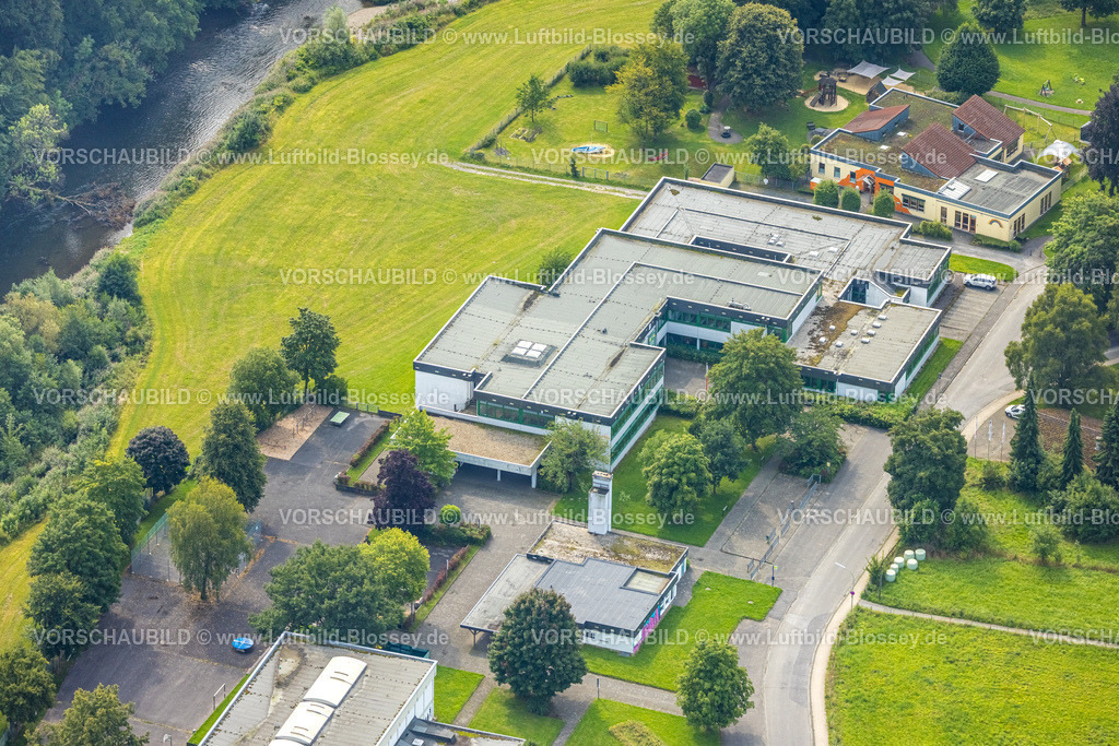 Meschede250807011 | Luftbild, Konrad-Adenauer-Schule Hauptschule, Freienohl, Meschede, Sauerland, Nordrhein-Westfalen, Deutschland