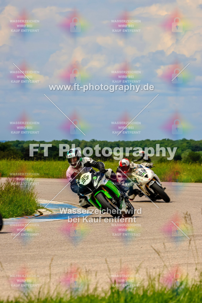 MotoTeam-1105 | Hier findet Ihr Bilder von Touristenfahrten auf der Nürburgring Nordschleife oder von anderen Veranstaltungen die ich besucht habe. Viel Spass beim Durch Schauen 