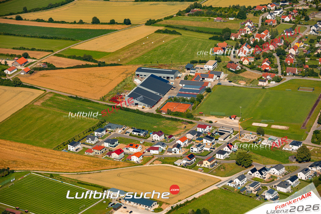 Das Luftbild zeigt :  Lauterhofen - Die Luftaufnahme wurde 2024 vom UL-Flugzeug aus erstellt ( keine Drohne ) - Hochauflösende Luftaufnahme - Für grossformatige Ausdrucke geeignet. Die Geschenkidee !Mit Lizenz und Bildrechte bestellbar