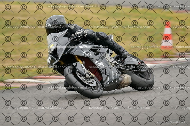 25bt05-1441 | markuskiefer.com - Realisiert mit Pictrs.com