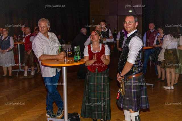 Schlager trifft Tracht | Bildershop von pixelworld.at - Realisiert mit Pictrs.com