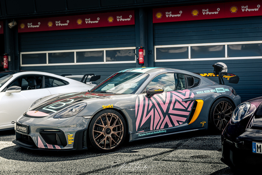 _6PZ6336 _ | Entdecken Sie die faszinierende Welt von Alexander Tschuncky Arts: Kreative Fotografie, atemberaubende Automobilkunst und hochwertiger Bilderdruck. Lassen Sie sich inspirieren! - Realisiert mit Pictrs.com