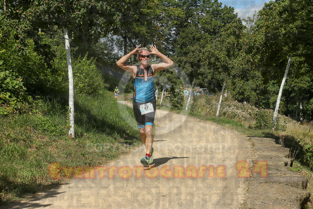 250824_1226_EX1_9385 | Sportfotografie im Rhein-Sieg Kreis, Köln, Bonn, NRW, Rheinland Pfalz, Hessen, etc. Unser Tätigkeitsfeld umfasst den Laufsport vom Volkslauf über den Marathon, Duathlon, Triathon bis zum Ultralauf wie Kölnpfad Ultra oder Schindertrail.