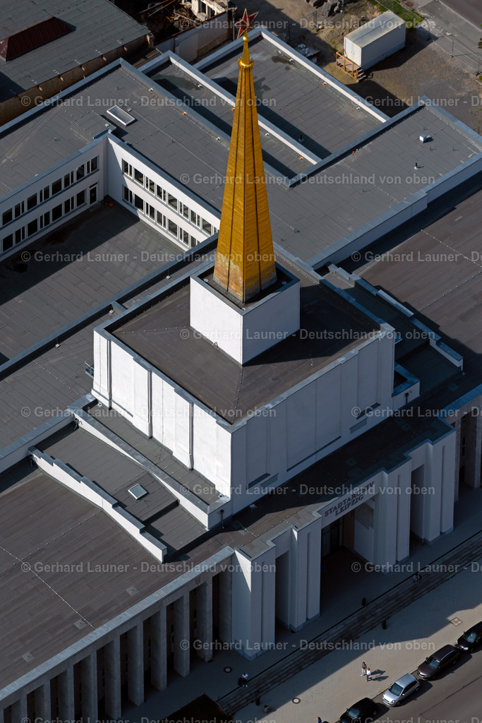 4039331 | LEIPZIG 14.09.2020 Eingangsbereich des Archivgebäudes " Stadtarchiv Leipzig " an der Str. des 18. Oktober im Ortsteil Zentrum-Südost in Leipzig im Bundesland Sachsen, Deutschland. Weiterführende Informationen bei: INP Ingenieure GmbH,  LESG Gesellschaft der Stadt Leipzig zur Erschließung, Entwicklung und Sanierung von Baugebieten mbH,  Otto Heil Hoch- Tief- Ingenieurbau u. Umwelttechnik GmbH & Co KG,  PFAU ARCHITEKTEN,  Peter Zirkel Gesellschaft von Architekten mbH,  Stadtarchiv Leipzig,  Staupendahl & Partner Bauplanungsgesellschaft mbH,  studio b1 - gebhard architekten. // Entrance area of a??a??the archive building " Stadtarchiv Leipzig " on Str. des 18. Oktober in the district Zentrum-Suedost in Leipzig in the state Saxony, Germany. Further information at: INP Ingenieure GmbH,  LESG Gesellschaft der Stadt Leipzig zur Erschliessung, Entwicklung und Sanierung von Baugebieten mbH,  Otto Heil Hoch- Tief- Ingenieurbau u. Umwelttechnik GmbH & Co KG,  PFAU ARCHITEKTEN,  Peter Zirkel Gesellschaft von Architekten mbH,  Stadtarchiv Leipzig,  Staupendahl & Partner Bauplanungsgesellschaft mbH,  studio b1 - gebhard architekten. Foto: Gerhard Launer