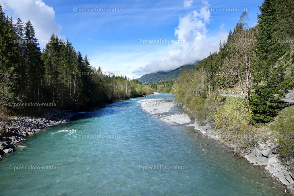 welltvi-Lechfluss-bei Griesau-09052019-DSD01013 | Info aus dem Bezirk Reutte/Ausserfern Tirol sowie eine umfangreiche Bilddatenbank über die gesamte Region: Lechtal, Talkessel Reutte, Tannheimertal, Zwischentoren. Lech, Plansee, Zugspitze, Grenztunnel, B179, Fernpassstraße, Verkehr, Lawinen, Tradition, - Realisiert mit Pictrs.com