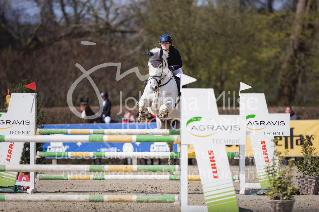 230402_MünsterHandorf_Teamspringen-582 | Deine schönsten Turniermomente als professionelle Fotos! Entdecke hochwertige Pferdesport-Fotografie im Online-Shop. Jetzt Fotos finden & bestellen!