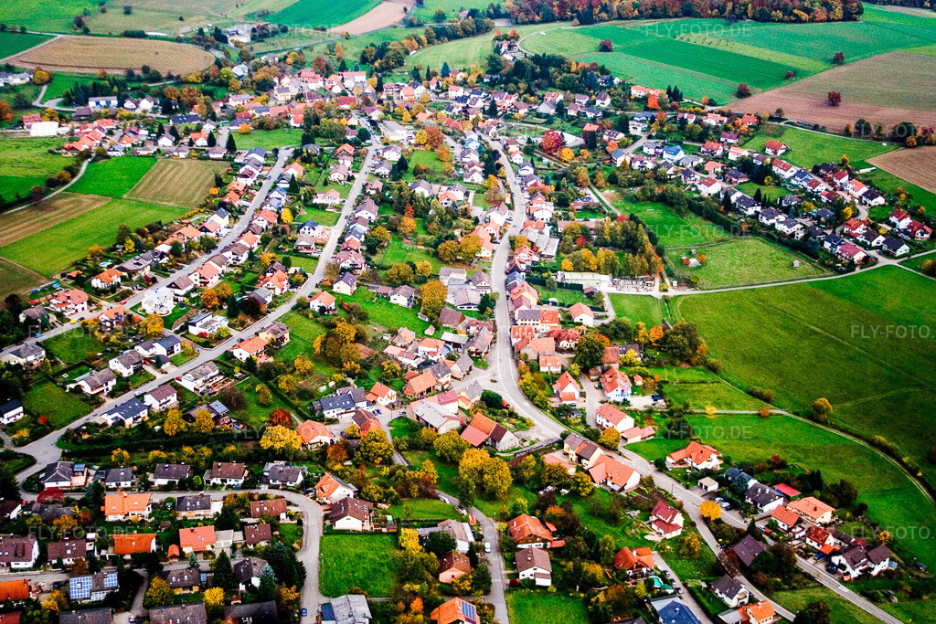 Luftbild: Ortsansicht aus Westen im Ortsteil Haag in Schönbrunn im Bundesland Baden-Württemberg in Deutschland. Foto: IMG_14238.jpg vom 12.10.2008 durch Werner Riehm/FLY-FOTO.de