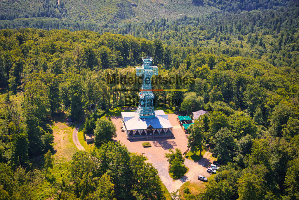 Josephskreuz_Stolberg_Harz_5876 | Das Josephskreuz im Harz ist ein Aussichtsturm auf der Josephshöhe des Großen Auerbergs bei Stolberg im Gebiet der Gemeinde Südharz im Landkreis Mansfeld-Südharz in Sachsen-Anhalt.  - Realisiert mit Pictrs.com