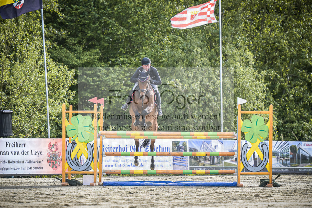 DOS_0084 | Entdecke hochwertige Reitturnierfotos von Foto Oger. Professionell, emotional und authentisch – jetzt Lieblingsmomente im Shop bestellen.Deutschlandweite Turnierfotografie. - Realisiert mit Pictrs.com