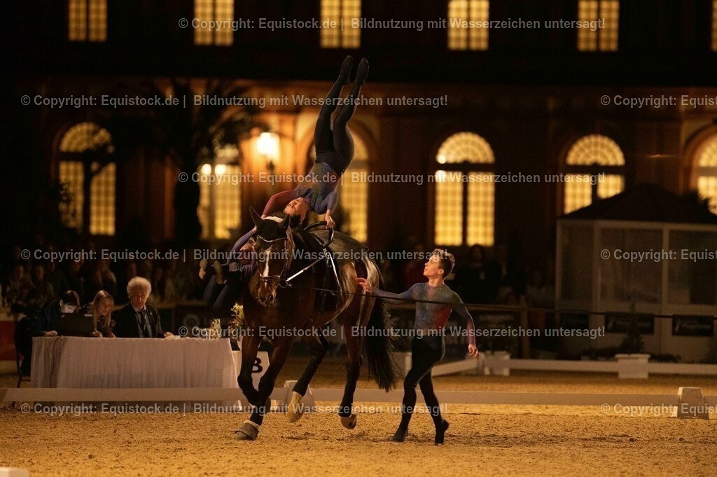 20230527_Voltigieren_NASPA_Flutlicht_1133 | equistock