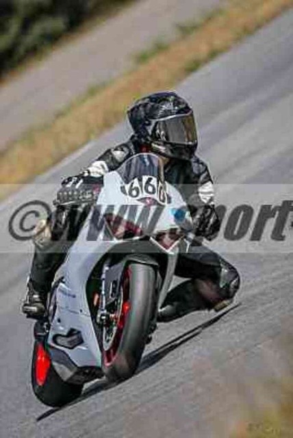 pubi2795 | Professionelle Fotos von Sportveranstaltungen, aber auch Hochzeiten und anderen Events. - Realisiert mit Pictrs.com