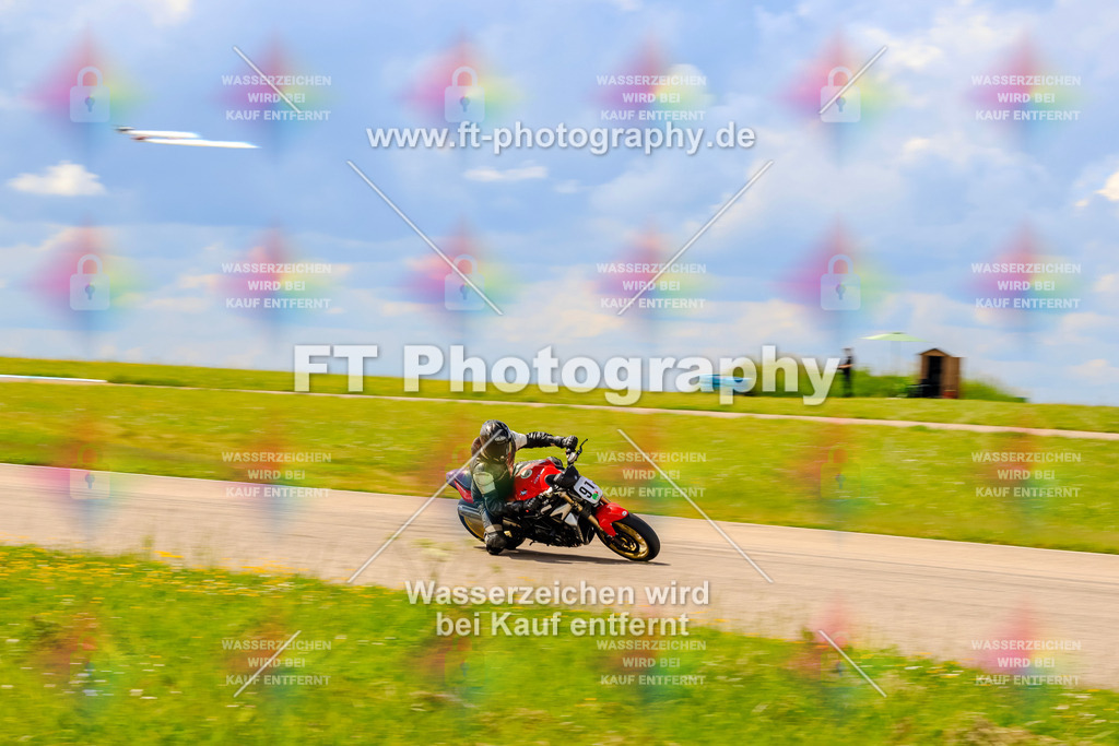 MotoTeam-0527 | Hier findet Ihr Bilder von Touristenfahrten auf der Nürburgring Nordschleife oder von anderen Veranstaltungen die ich besucht habe. Viel Spass beim Durch Schauen 