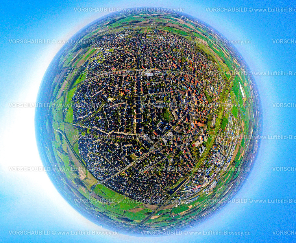 Olfen250490080Mitte_Uebersicht | Luftbild, Wohngebiet Ortsansicht Olfen Gesamtansicht, Erdkugel, Fisheye Aufnahme, Fischaugen Aufnahme, 360 Grad Aufnahme, tiny world, little planet, fisheye Bild, Olfen-Stadt, Olfen, Ruhrgebiet, Nordrhein-Westfalen, Deutschland