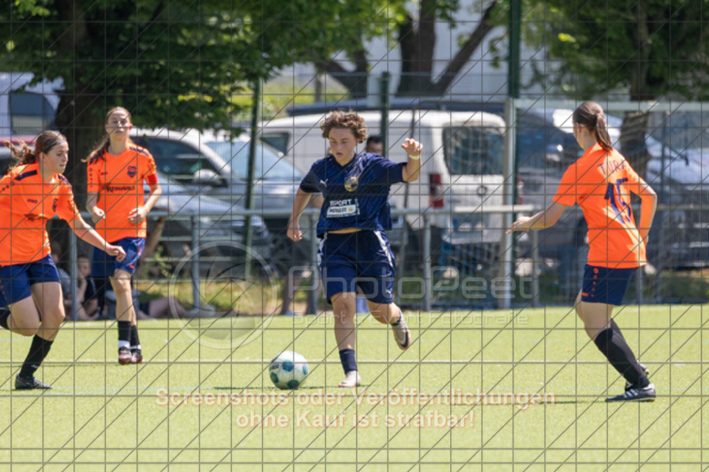 20250622_143308_0342 | #,ASV Eislingen (blau) vs. Tura Untermünkheim (orange), Fussball, Aufstiegsspiel in B-Juniorinnen-VS Nord Runde 2 - WfV, Saison 2024/2025, Kunstrasensportplatz im Ösch, Staufeneckerstraße, 73054 Eislingen, 22.06.2025 - 14:00 Uhr,Foto: PhotoPeet-Sportfotografie/Peter Harich