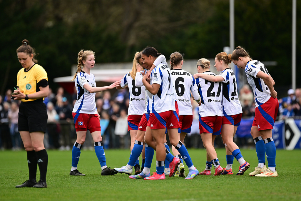 Fußball I Frauen I Saison 2024-2025 I 2. Bundesliga I 21. Spieltag I Hamburger SV - Eintracht Frankfurt II | Der Sportfotograf. - Realisiert mit Pictrs.com