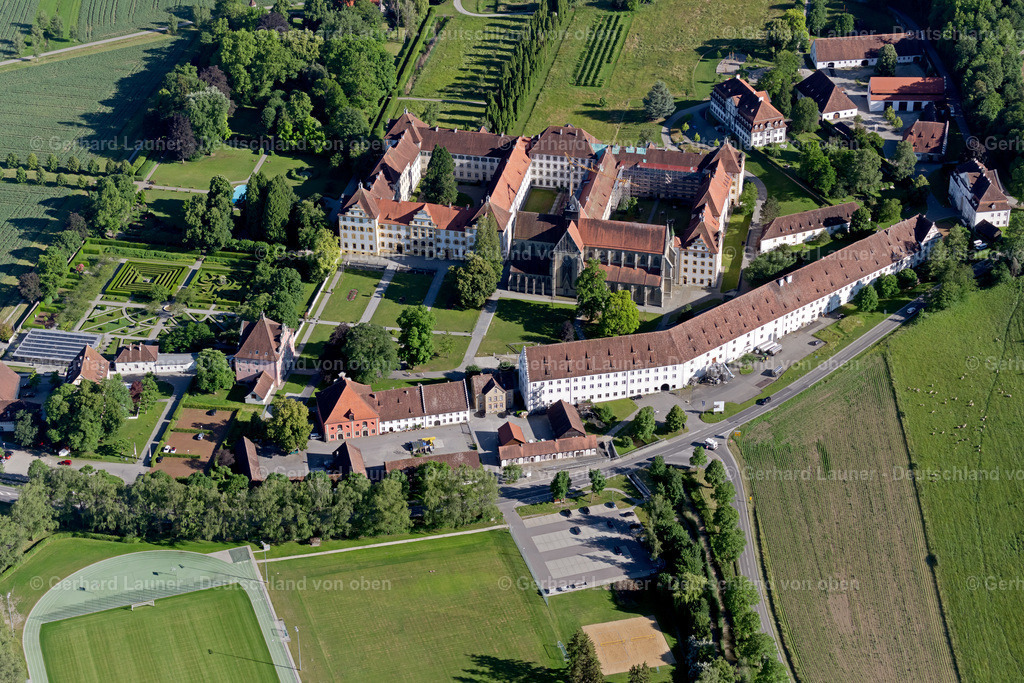 4032508 | SALEM 12.06.2020 Schulgebäude der Schule Schloss Salem am Schlossbezirk im Ortsteil Stefansfeld in Salem im Bundesland Baden-Württemberg. Weiterführende Informationen bei: Schule Schloss Salem gemeinnützige Betriebsgesellschaft mbH. // School building of the Schule Schloss Salem on Schlossbezirk in the district Stefansfeld in Salem in the state Baden-Wuerttemberg. Further information at: Schule Schloss Salem gemeinnuetzige Betriebsgesellschaft mbH. Foto: Gerhard Launer
