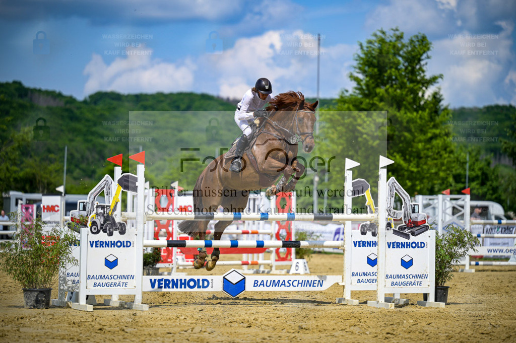Reitturnier Lienen | Entdecke hochwertige Reitturnierfotos von Foto Oger. Professionell, emotional und authentisch – jetzt Lieblingsmomente im Shop bestellen. - Realisiert mit Pictrs.com