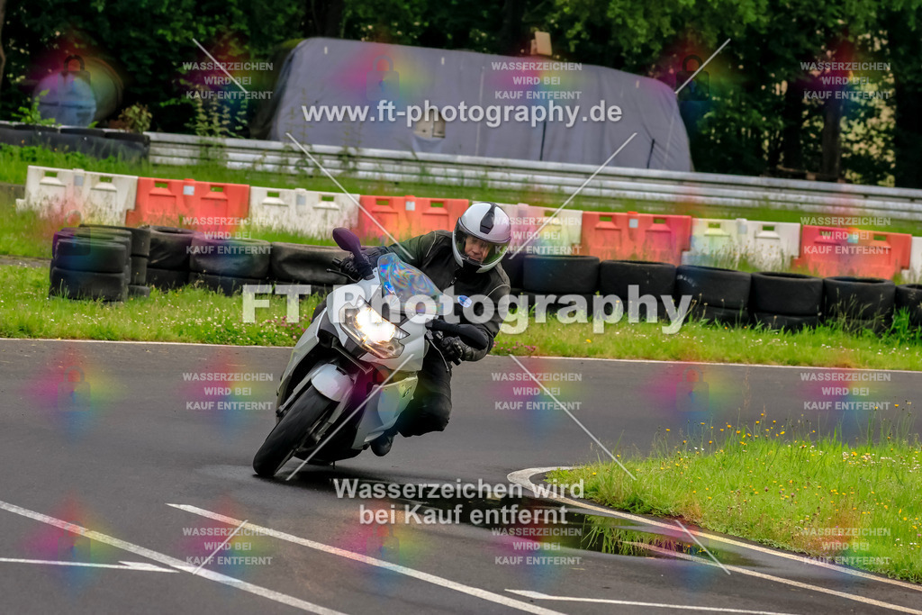 VBK-6617 | Hier findet Ihr Bilder von Touristenfahrten auf der Nürburgring Nordschleife oder von anderen Veranstaltungen die ich besucht habe. Viel Spass beim Durch Schauen 